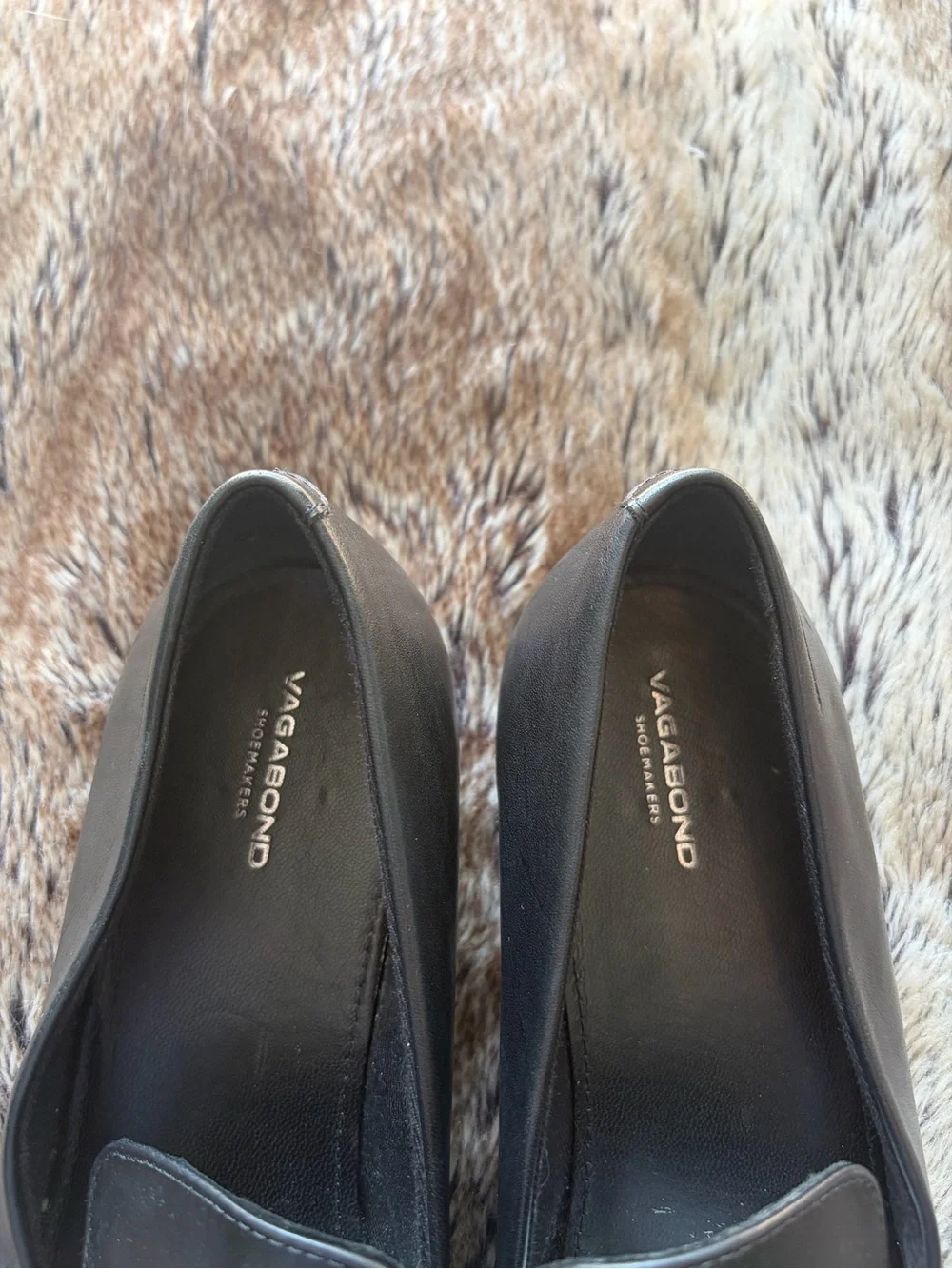 Vagabond Frances Leather Black Loafers with Gold Chain Detail (Size 41 / U.S. 11